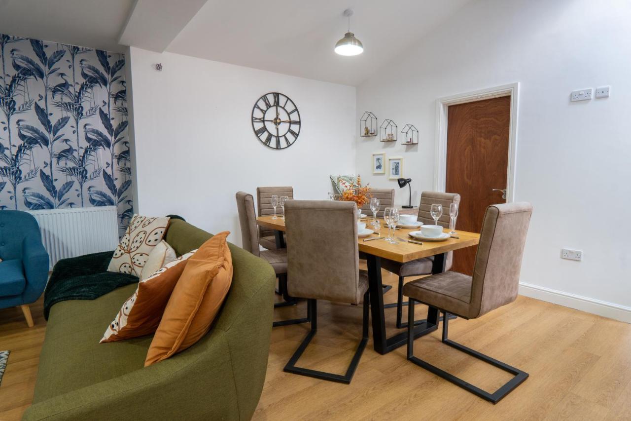 Heartland House, 7 Spacious Bedrooms Sleeps 4 Plus, Near Nec, Jlr,Bhx Birmingham Exterior photo