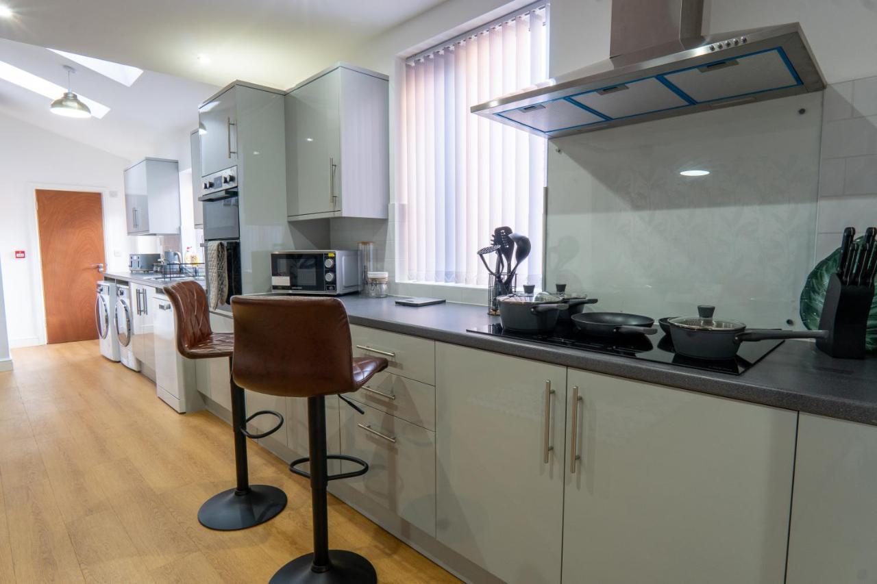 Heartland House, 7 Spacious Bedrooms Sleeps 4 Plus, Near Nec, Jlr,Bhx Birmingham Exterior photo