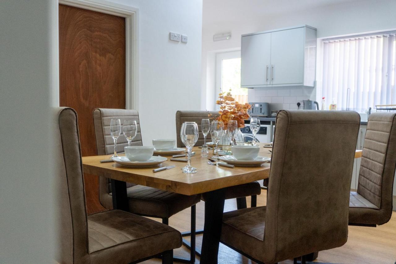Heartland House, 7 Spacious Bedrooms Sleeps 4 Plus, Near Nec, Jlr,Bhx Birmingham Exterior photo