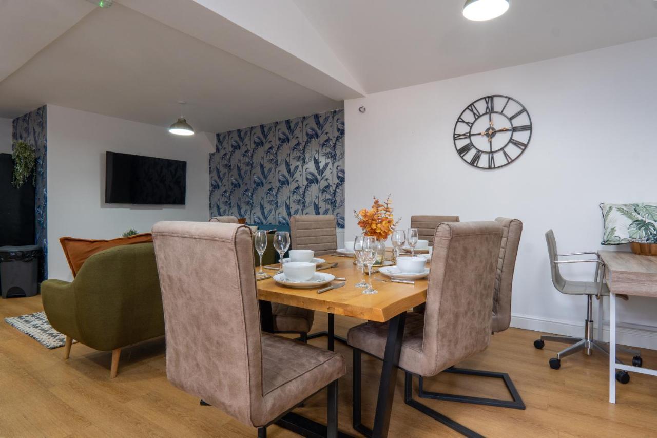 Heartland House, 7 Spacious Bedrooms Sleeps 4 Plus, Near Nec, Jlr,Bhx Birmingham Exterior photo