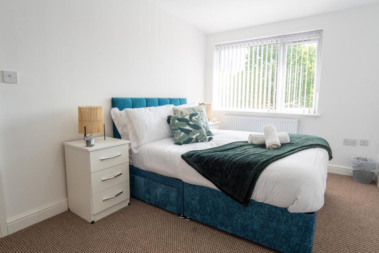 Heartland House, 7 Spacious Bedrooms Sleeps 4 Plus, Near Nec, Jlr,Bhx Birmingham Exterior photo