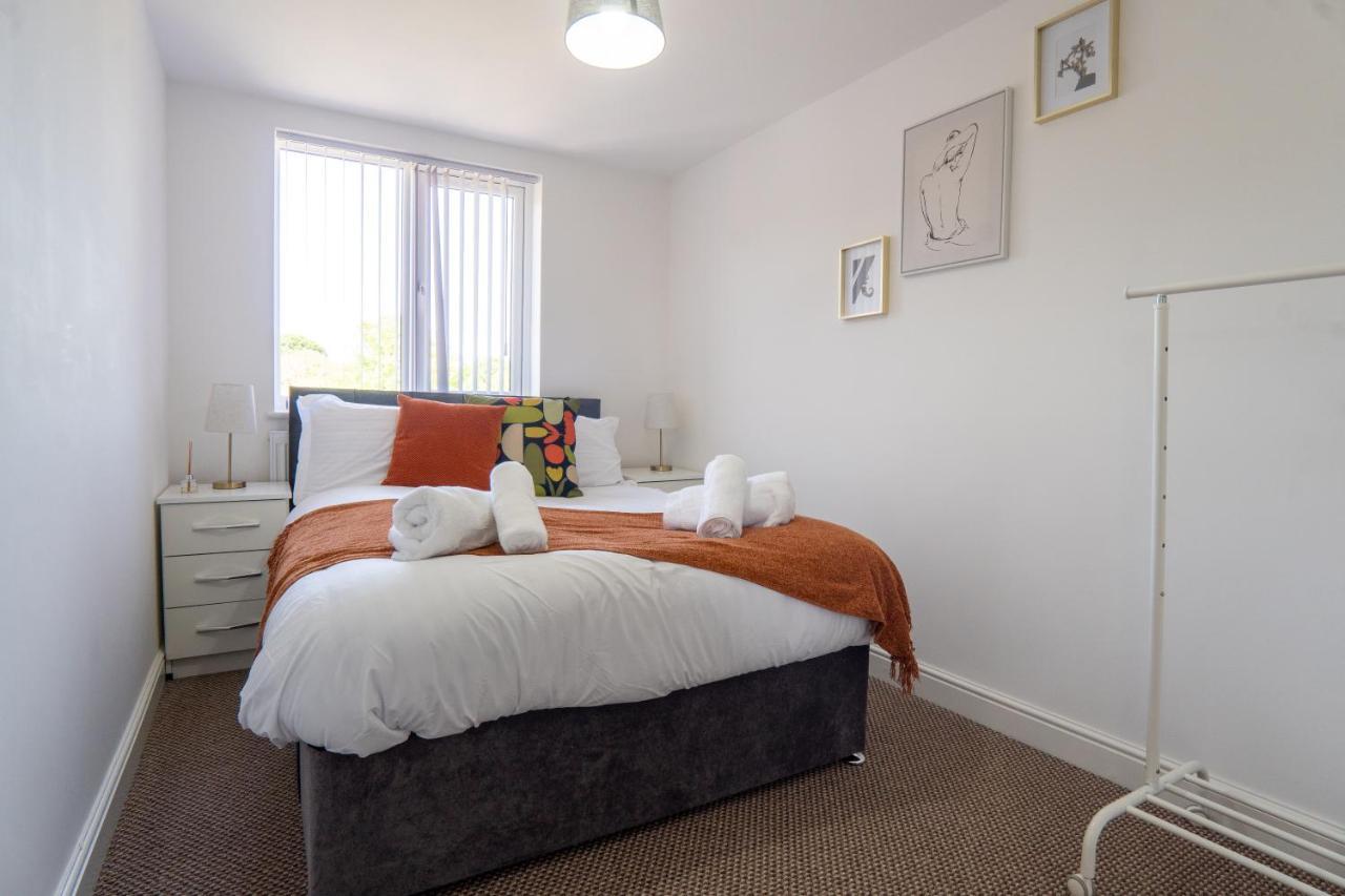 Heartland House, 7 Spacious Bedrooms Sleeps 4 Plus, Near Nec, Jlr,Bhx Birmingham Exterior photo