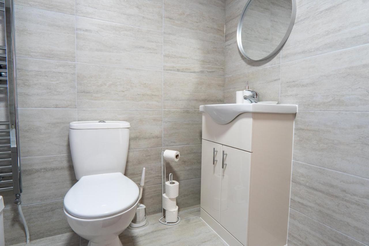 Heartland House, 7 Spacious Bedrooms Sleeps 4 Plus, Near Nec, Jlr,Bhx Birmingham Exterior photo