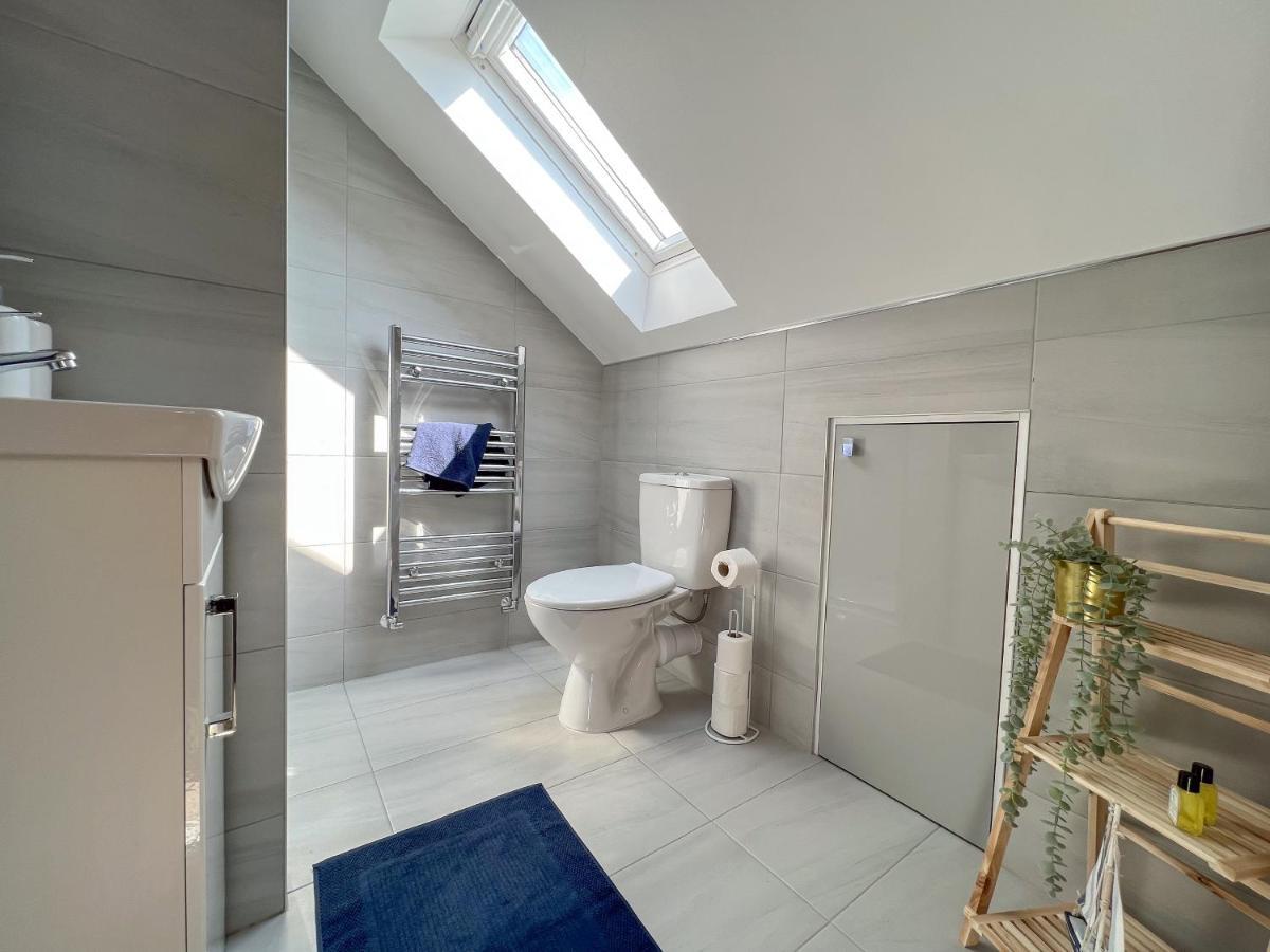 Heartland House, 7 Spacious Bedrooms Sleeps 4 Plus, Near Nec, Jlr,Bhx Birmingham Exterior photo