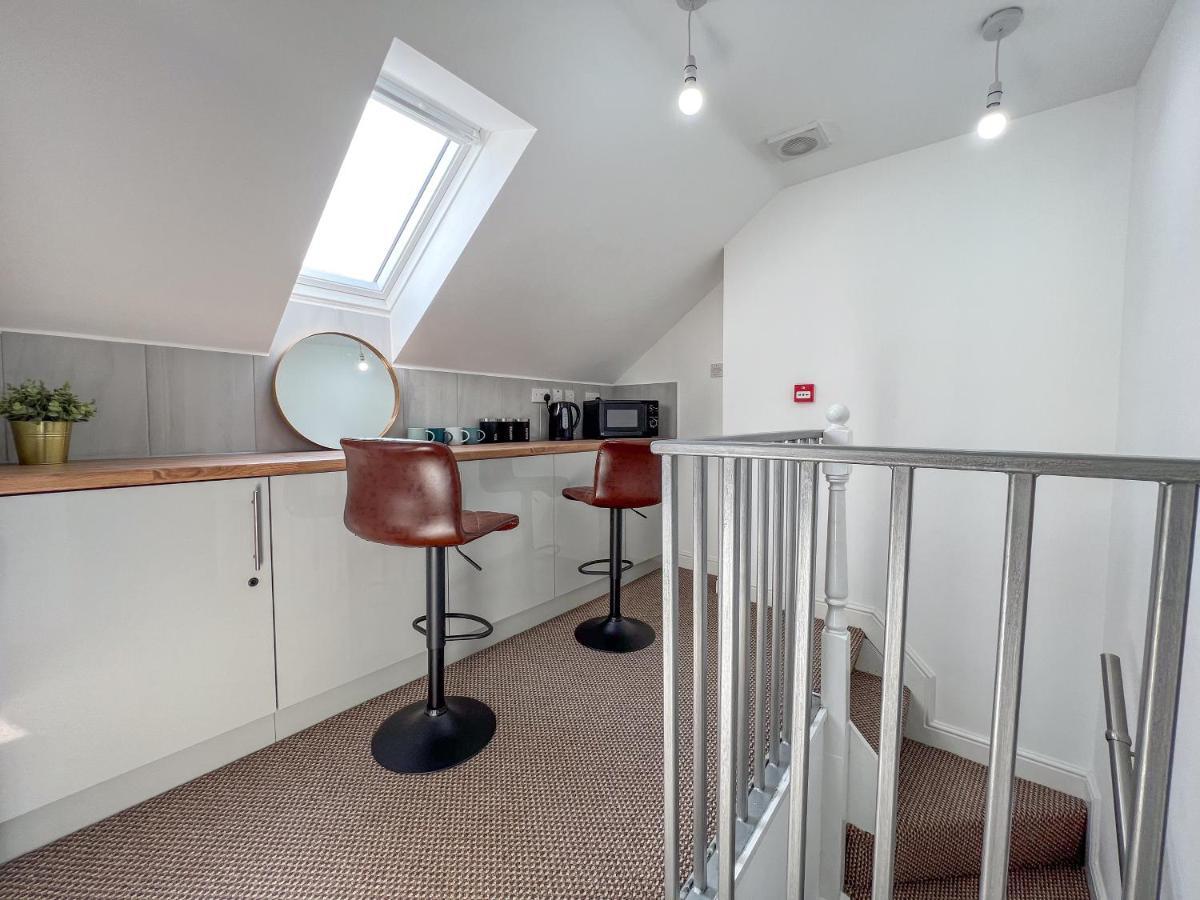 Heartland House, 7 Spacious Bedrooms Sleeps 4 Plus, Near Nec, Jlr,Bhx Birmingham Exterior photo