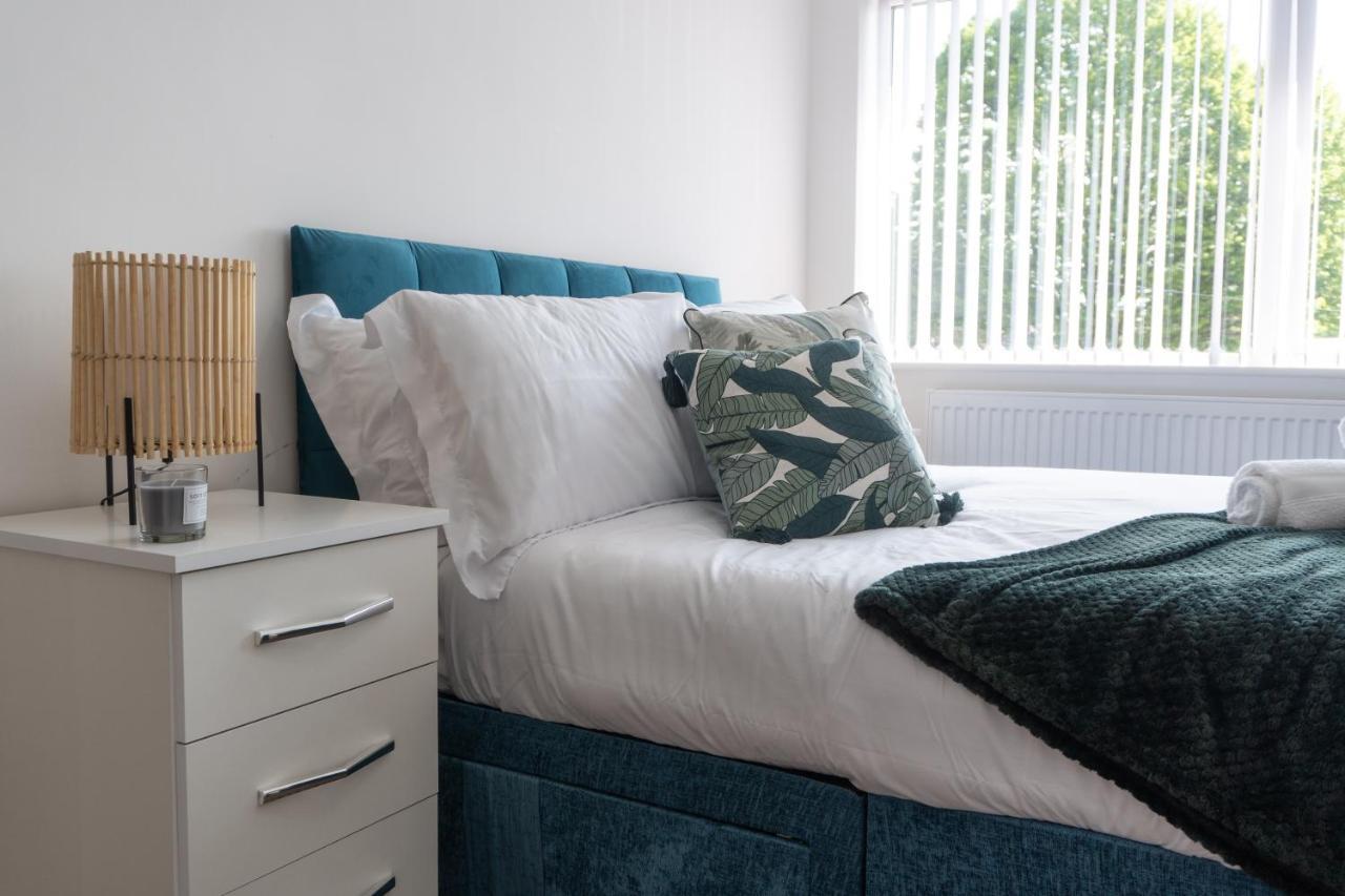 Heartland House, 7 Spacious Bedrooms Sleeps 4 Plus, Near Nec, Jlr,Bhx Birmingham Exterior photo