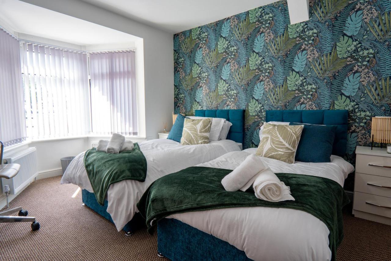 Heartland House, 7 Spacious Bedrooms Sleeps 4 Plus, Near Nec, Jlr,Bhx Birmingham Exterior photo