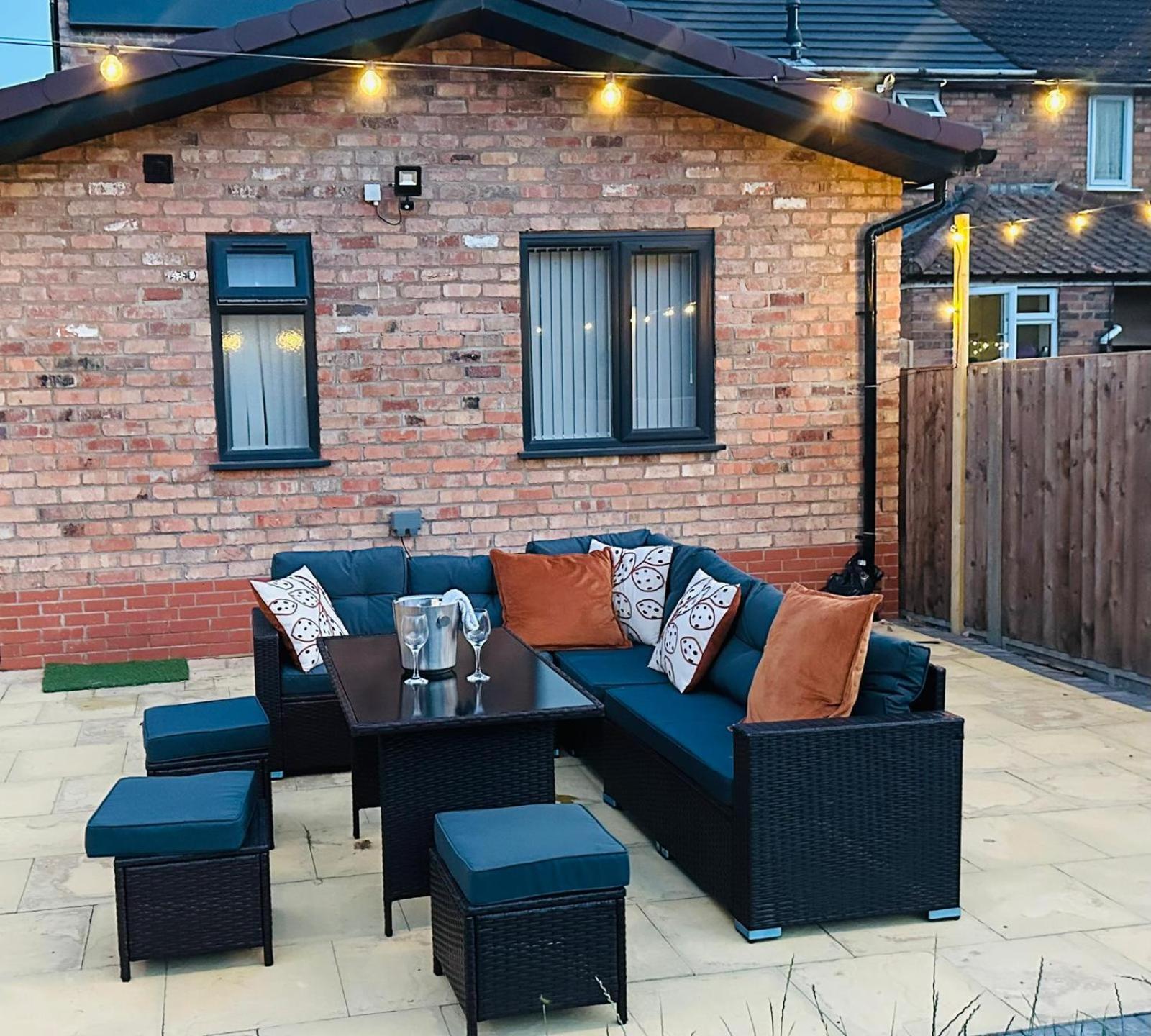 Heartland House, 7 Spacious Bedrooms Sleeps 4 Plus, Near Nec, Jlr,Bhx Birmingham Exterior photo